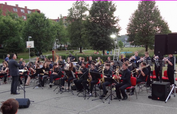 KONCERT BIG BANDA  IN REVIJSKEGA ORKESTRA KONSERVATORIJA ZA GLASBO IN BALET MARIBOR  S SOLISTI