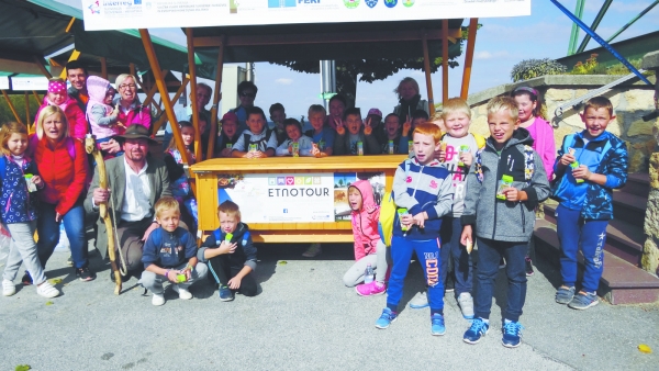 »MAISTROVE IN KATRČINE IGRE«