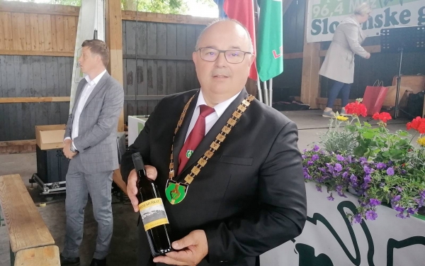 Izbrali županovo vino