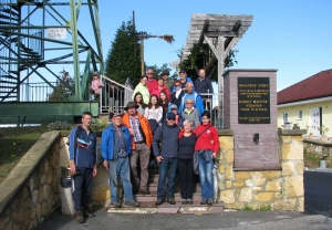 PE&Scaron;POT SKOZI  B&Uuml;KOVJE V ZAVRH